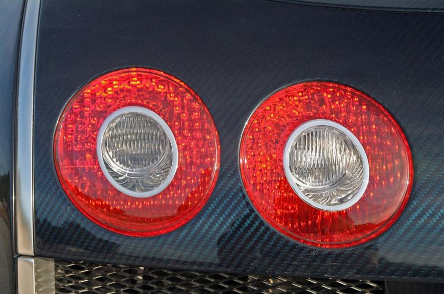 Bugatti Veyron 16.4 Super Sport 2011 года  (фото 25 из 43)